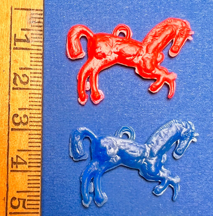 5 Vintage Prancing Horse Charms - 3cm Tall