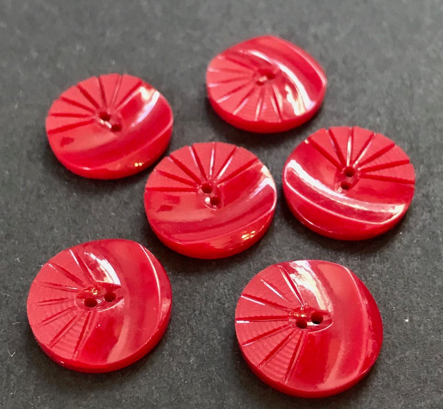 Crimson 1930s Moulded and Carved  2.2cm or 1.6cm Buttons