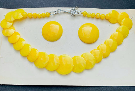 Sunny Vintage Yellow Overlapping Circles Necklace and Earrings