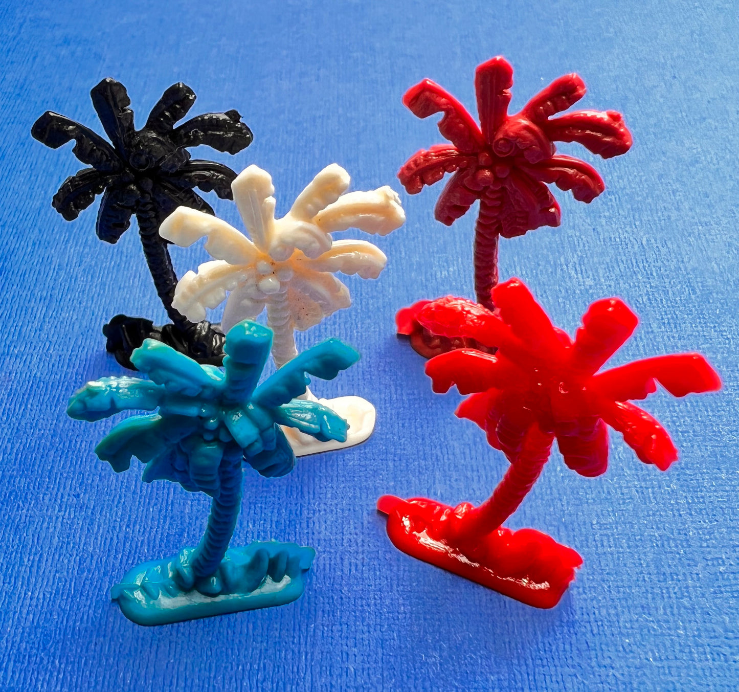 Vintage Plastic Palm Trees ...on Stands 3 or 4cm Tall