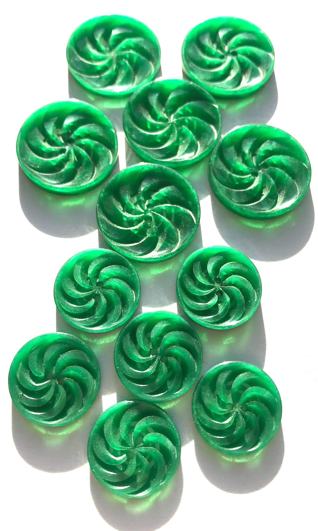 Dynamic Vintage  Swirly Jade Green Buttons 1.7cm or 2.2cm
