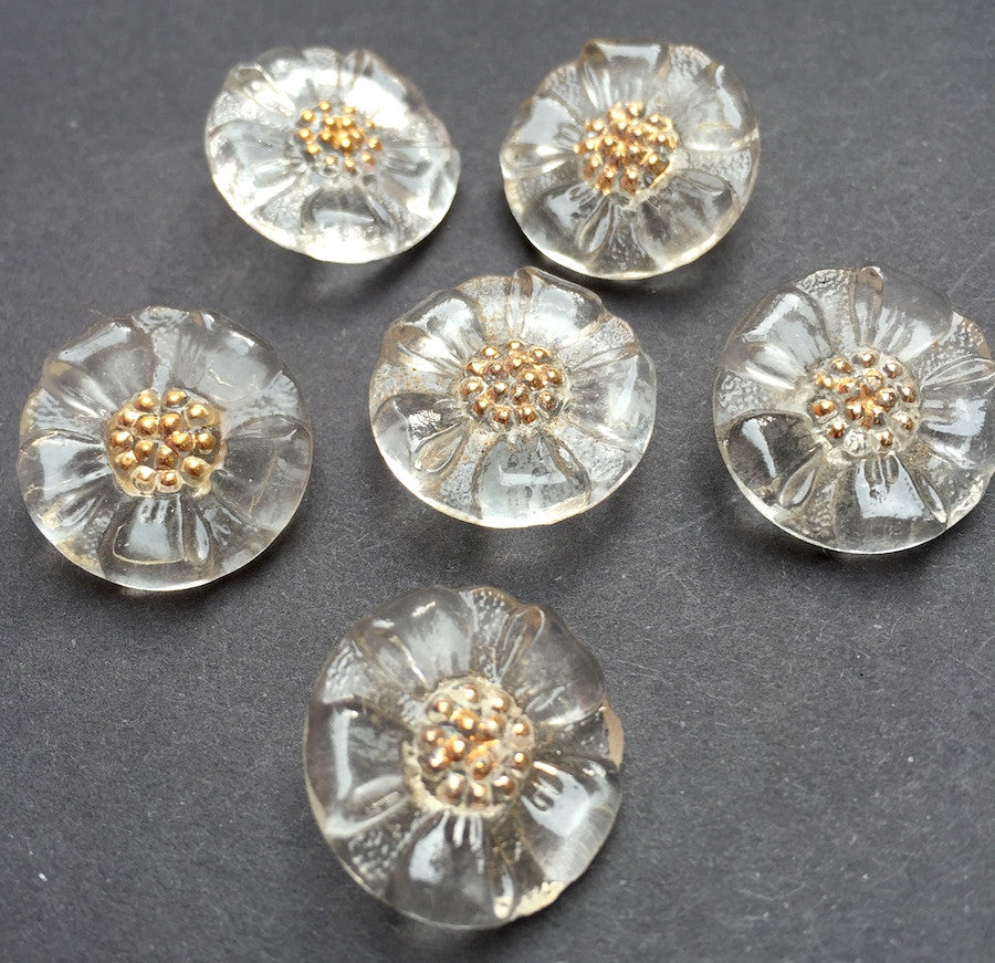 1 Pretty Vintage French 2cm or 1.4cm Glass Flower Button.