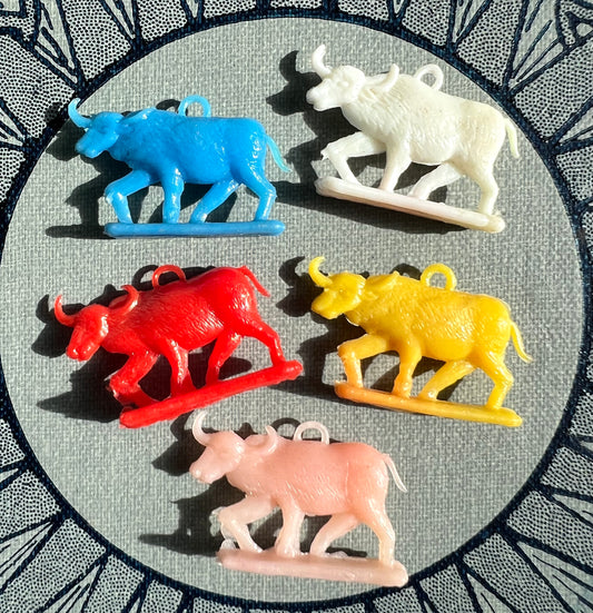 Big Horned Cows - Vintage 2.5cm Charms