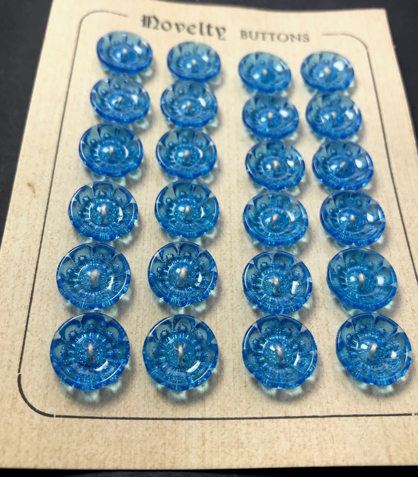 Glowing Intense Blue Vintage Flower Buttons - Different sizes and quantities 12mm -20mm