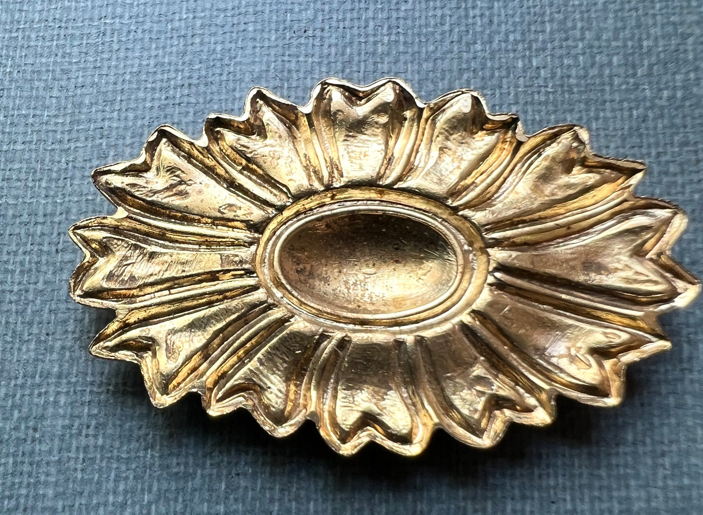 3.2cm Vintage Golden Brass Flower Stamping