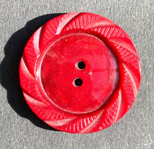 One Shiny Burgundy Marbled Lucite 2.8cm Vintage Buttons