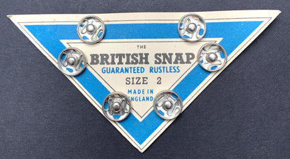 Triangle Card of British 1940s Silver sizes 0, 1 and 2 PRESS STUDS / SNAP FASTENERS