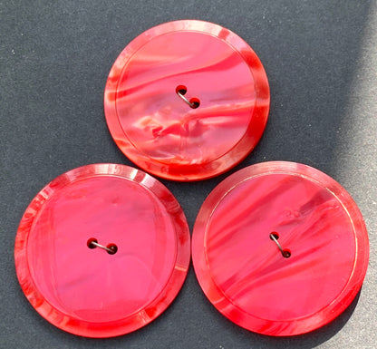 1 Shimmery 3.2cm Vintage Deep Magenta Red Moonglow Lucite Button