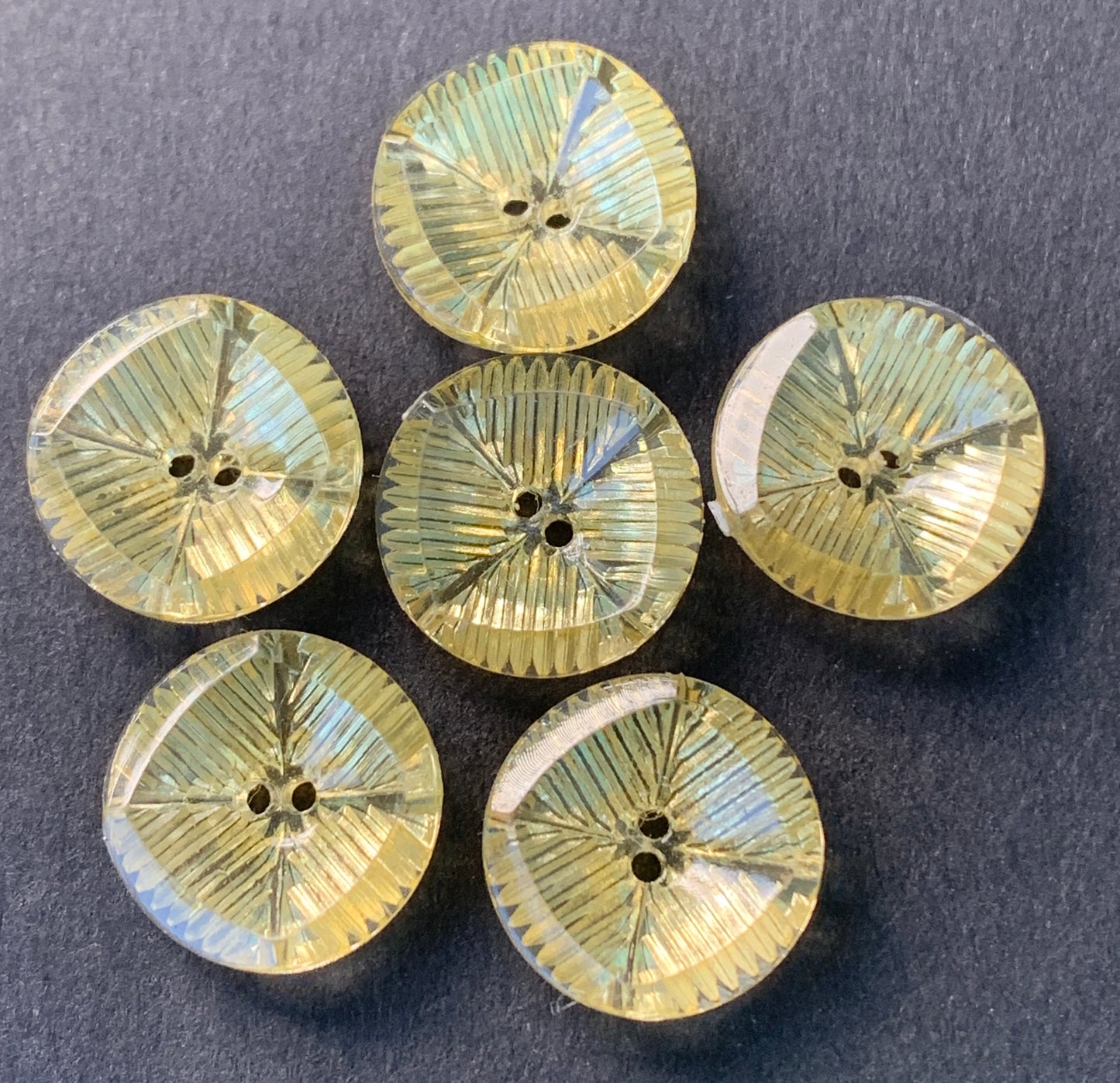6 Gloriously Sparkly Yellow 1.3cm Buttons