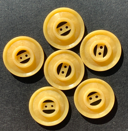 Vintage Butterscotch 2.2cm  Buttons - 6 or 24