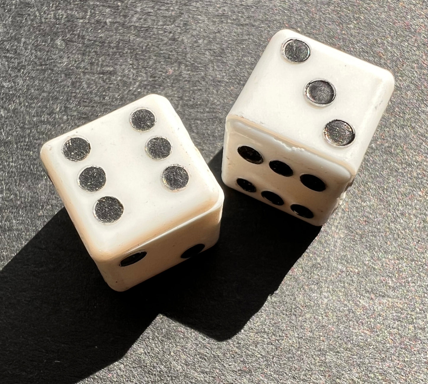 2 Vintage 9mm Dice