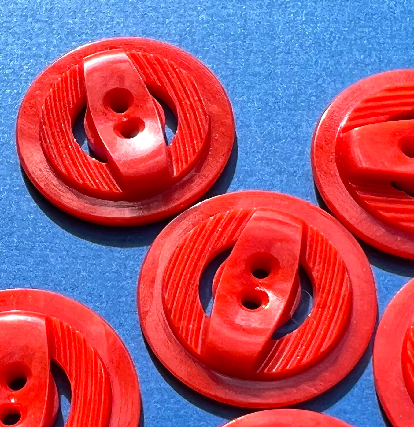 6 Very Deco Red 1940s  Buttons - 2.2cm