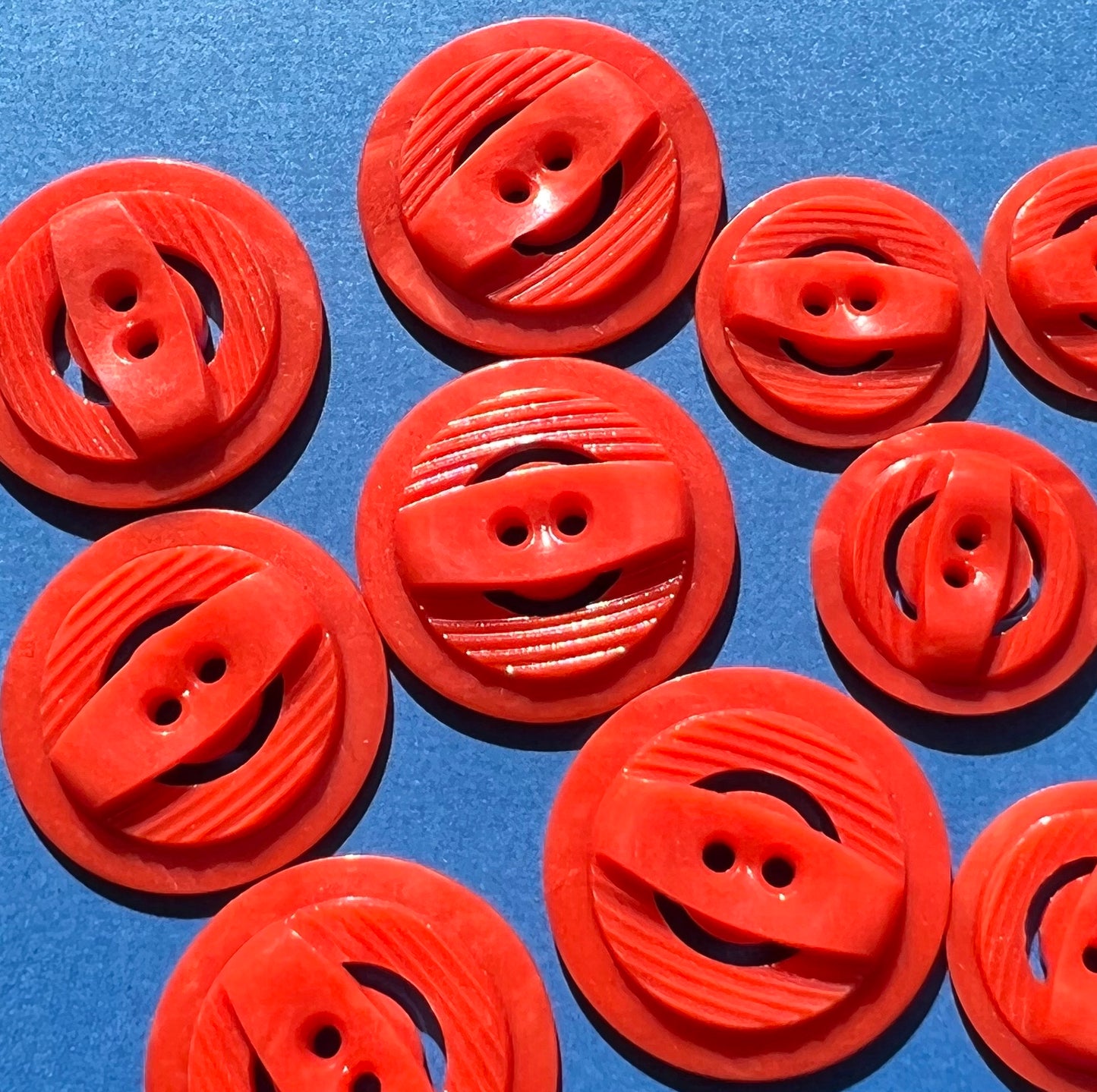 6 Very Deco Red 1940s  Buttons - 2.2cm