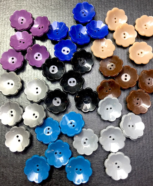 Charmingly Simple Vintage 2cm Flower Buttons - Choice of Colours