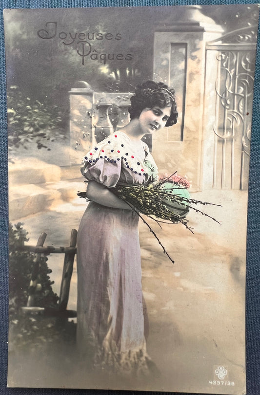 Hand Tinted 1920s French Easter Postcard.