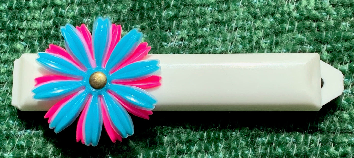 Gloriously Kitsch 1960s Flower Hair Grips