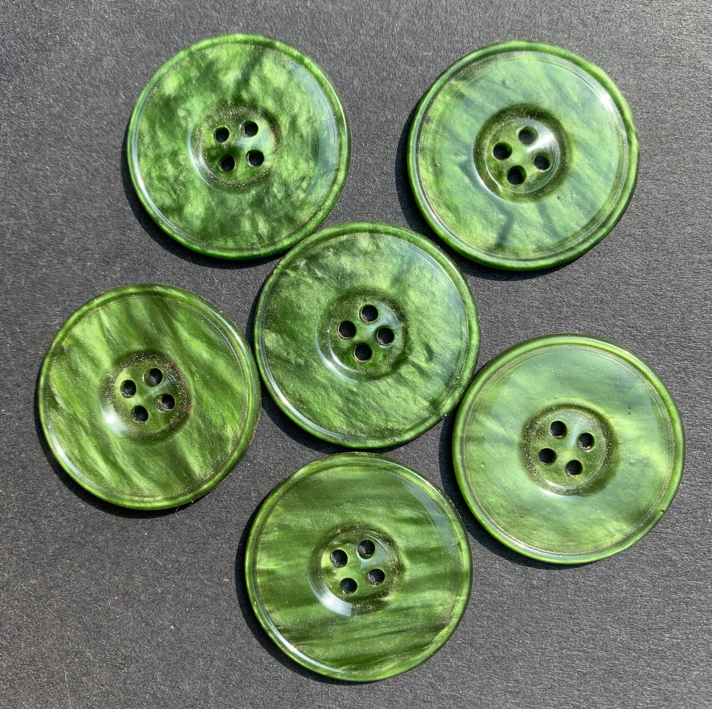 6 Big 2.8cm Shimmery Green Lucite Vintage Buttons