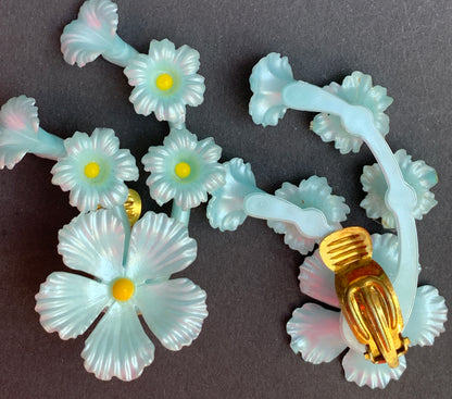 Gorgeous Vintage Shimmery Flowers Clip On Earrings