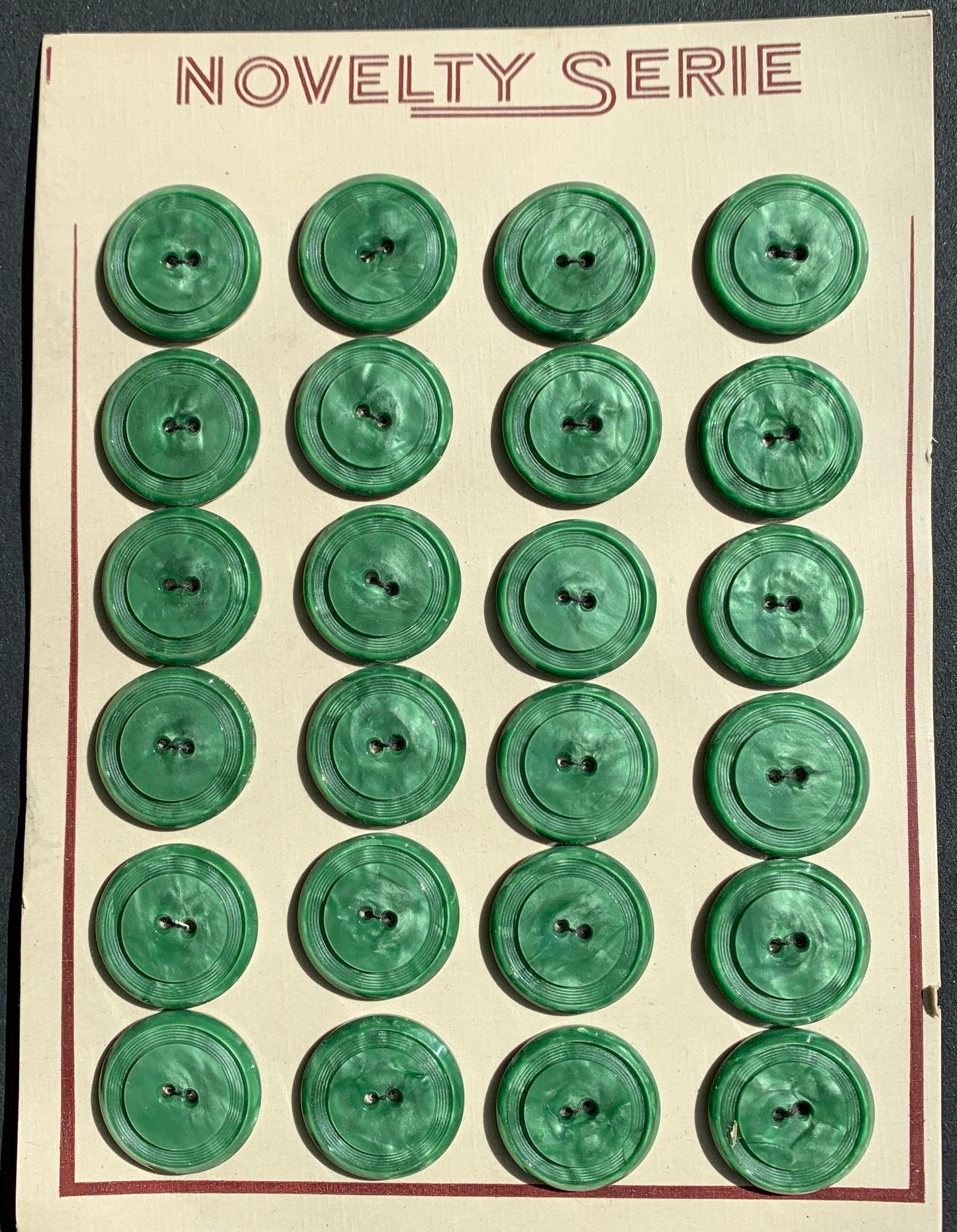 Happy Fern Green Vintage 2.3cm Buttons - 24 or 5 or 6