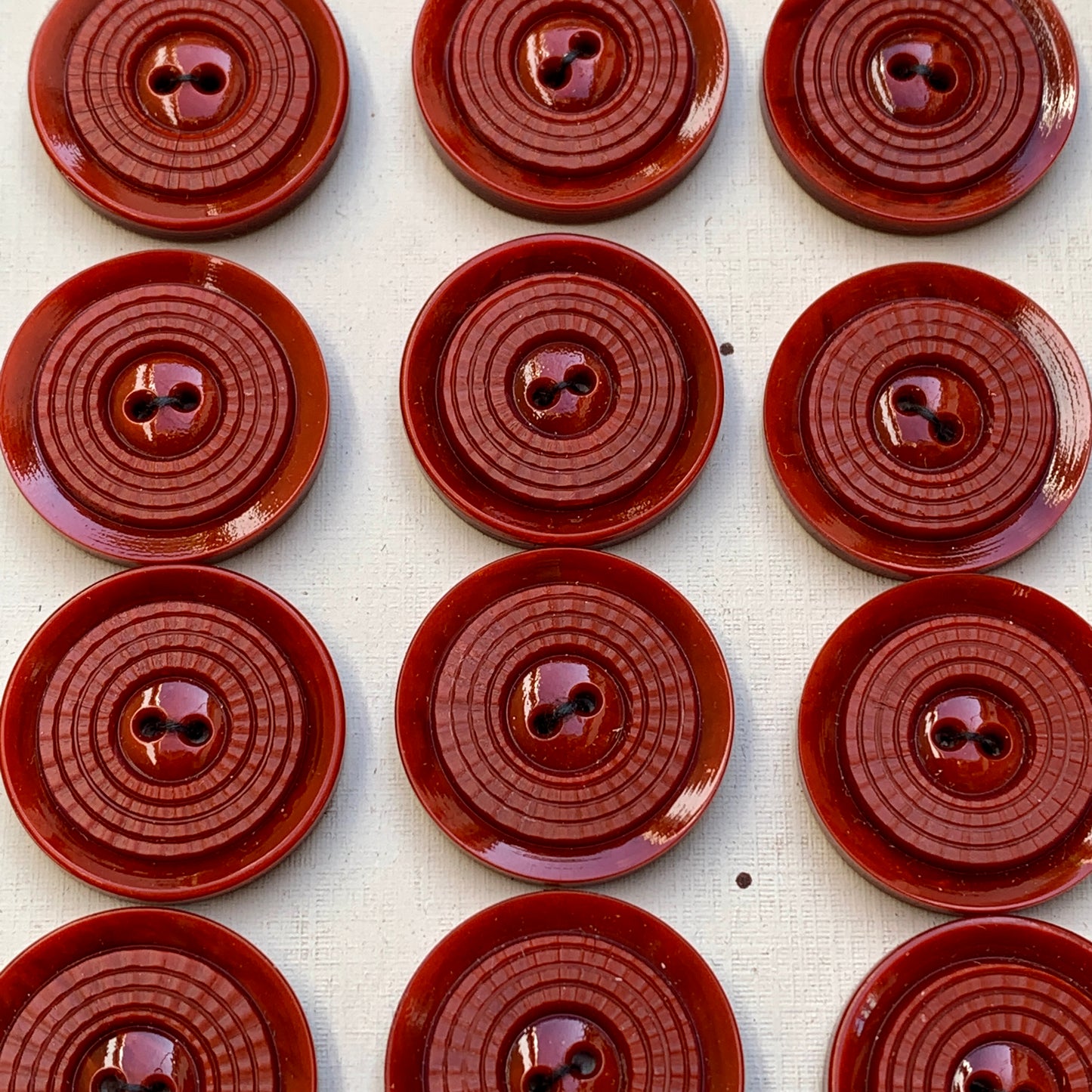 Dark Cinnamon Carved Vintage 2.2cm Buttons - 24, 5 or 6