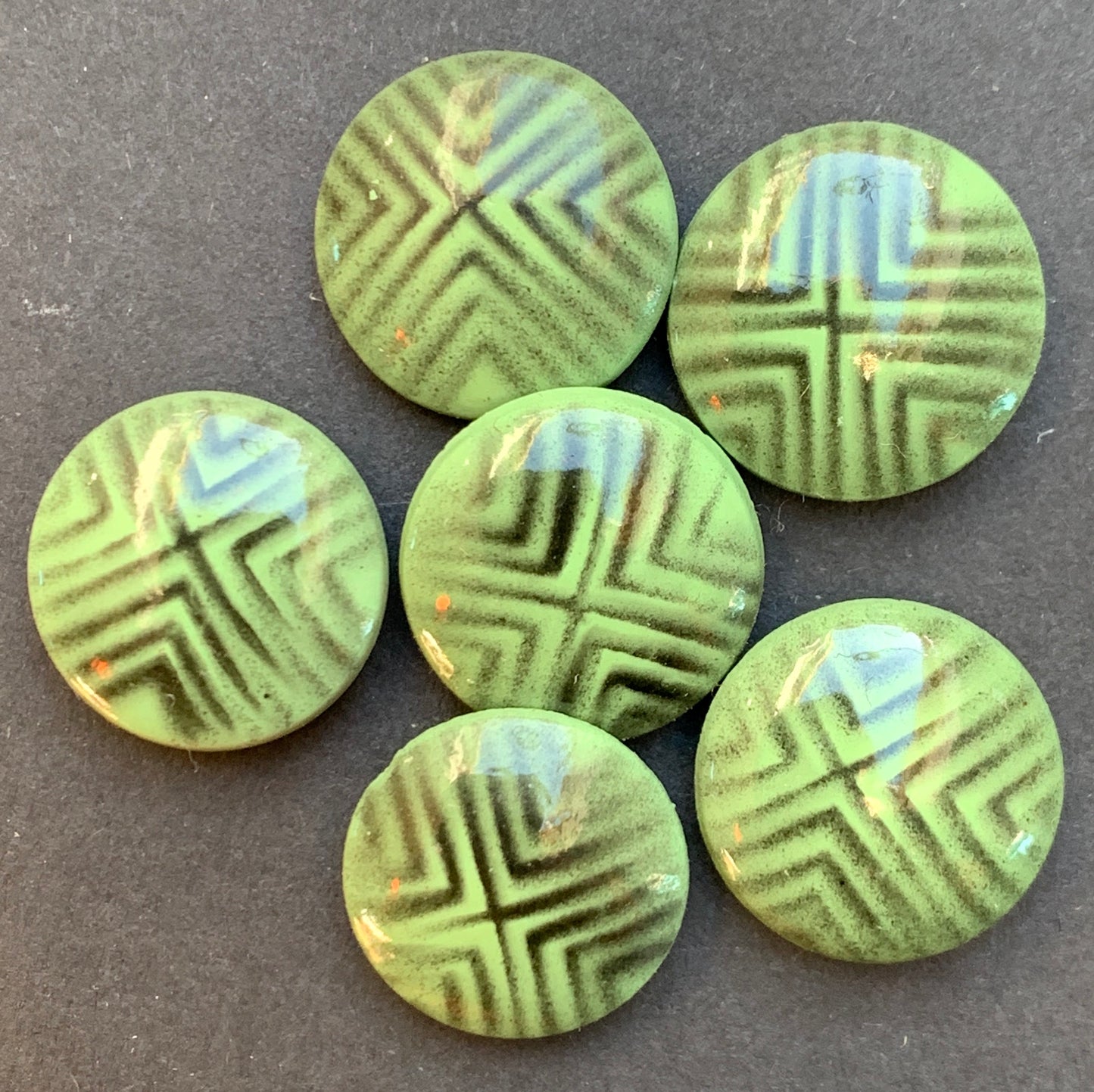 6 Black and Green 1960s Italian 1.5cm Buttons