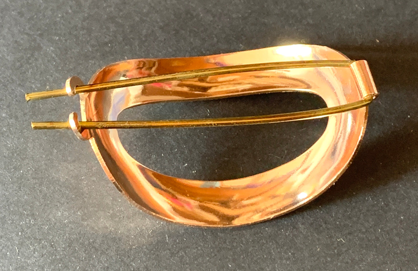 Wonderfully Shiny Gold Oval Vintage 5cm Hair Clip