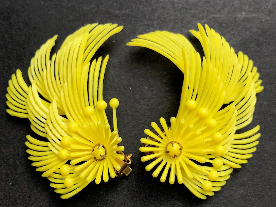 Cheerful Yellow 1950s Clip-On Yellow Earrings