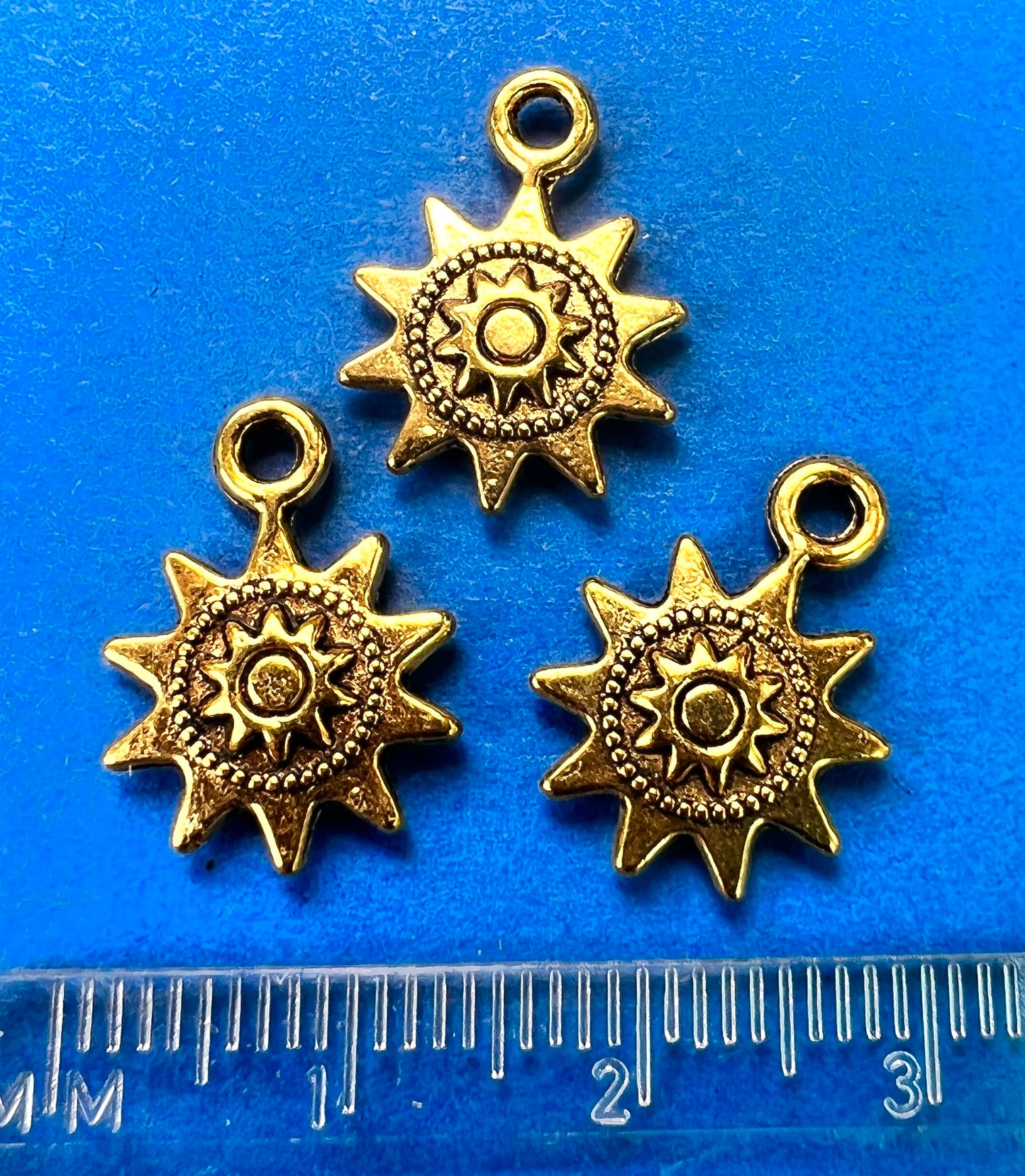 3 Gold Tone 1.3cm Star Charms