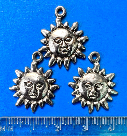 3 Sun or Star 2.2cm Charms