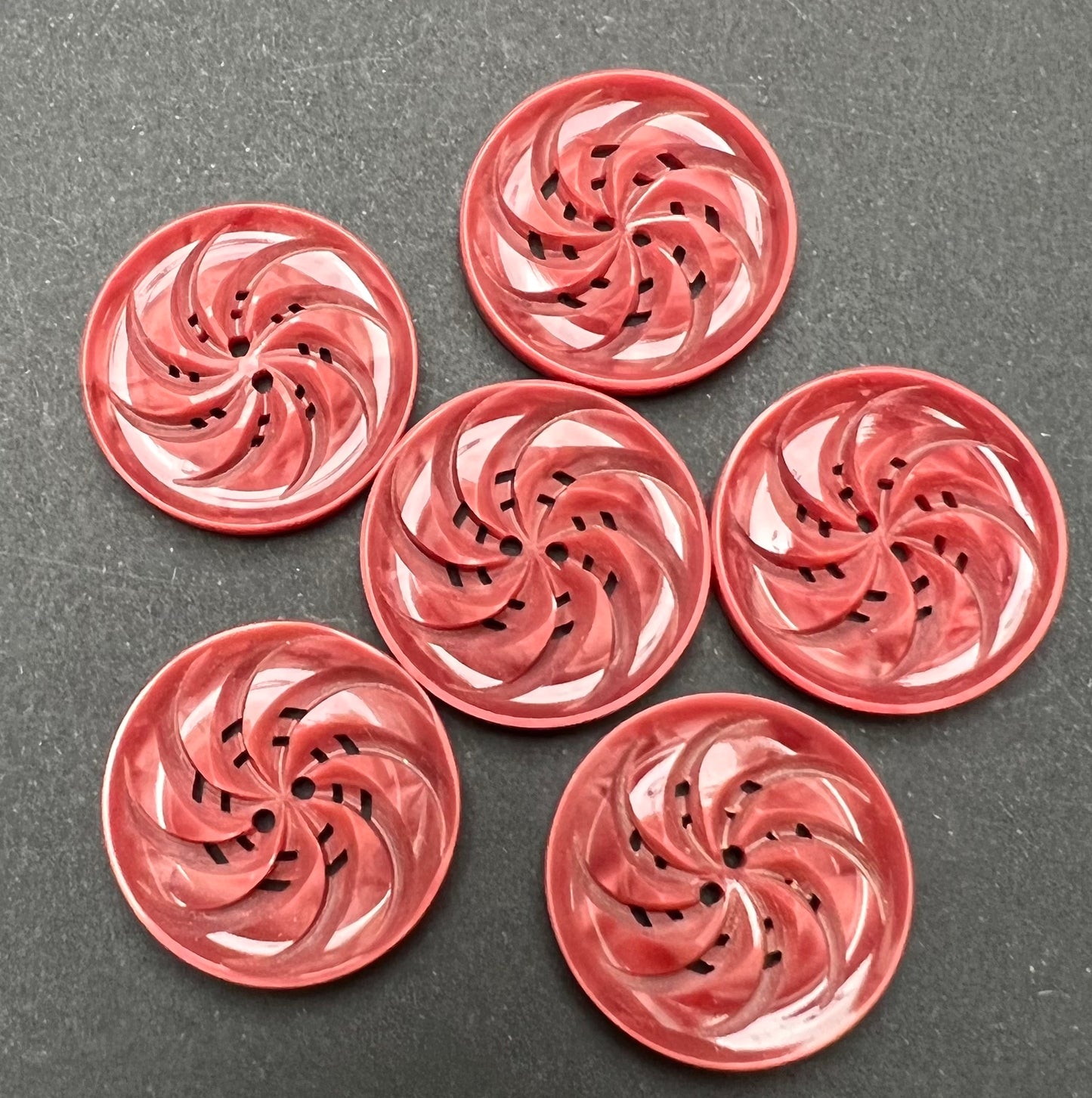 6 Exciting Vintage 1930s Rosewood Pink Swirl 2.2cm Buttons