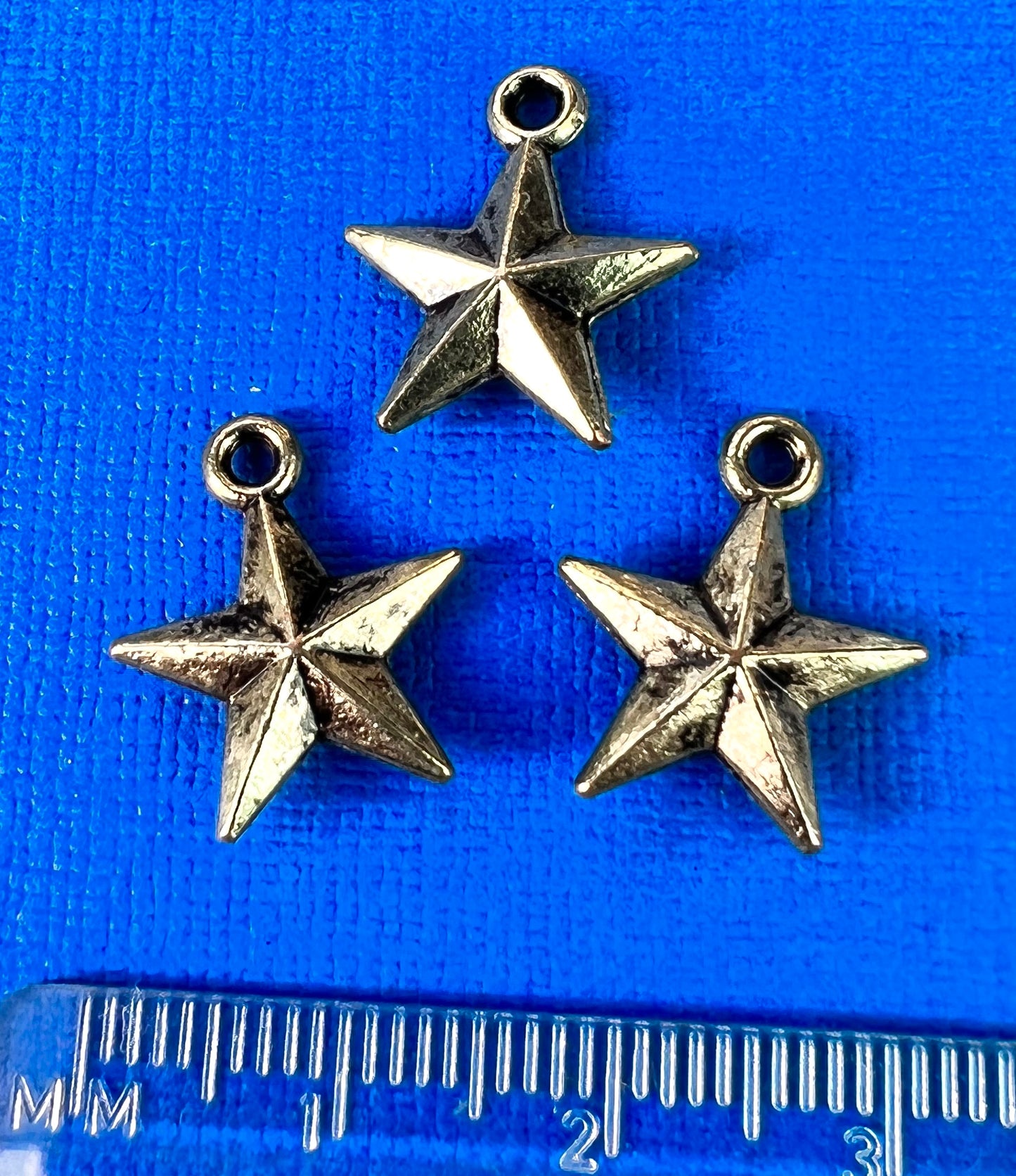 3 Little 1.5cm Bronze Tone Charms.