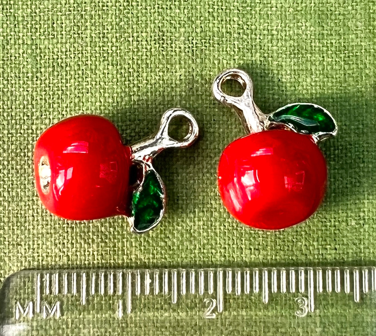 3D Shiny Enamel Apple 1.5cm Charm / Pendant