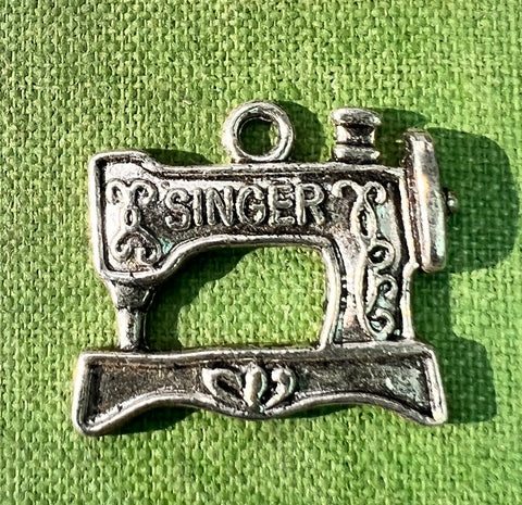Old Fashioned Singer Sewing Machine Charm / Pendant - 2cm long