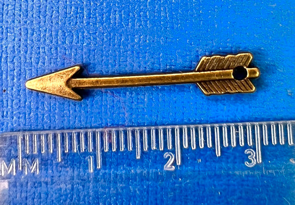 3 Arrow Charms / Pendants - 3cm long - Silver tone or Bronze tone.