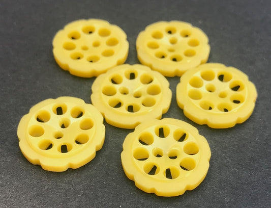 6 Soft Yellow 1.7cm or 2.2cm Vintage French Buttons