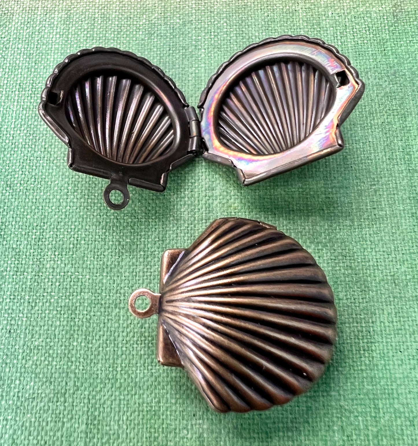 Unusual Shell Shaped Bronze Tone  2.5cm Locket