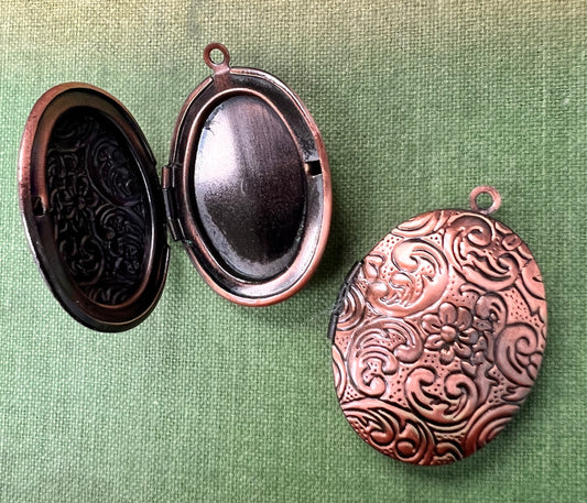 3cm Floral Embossed Copper Tone Locket