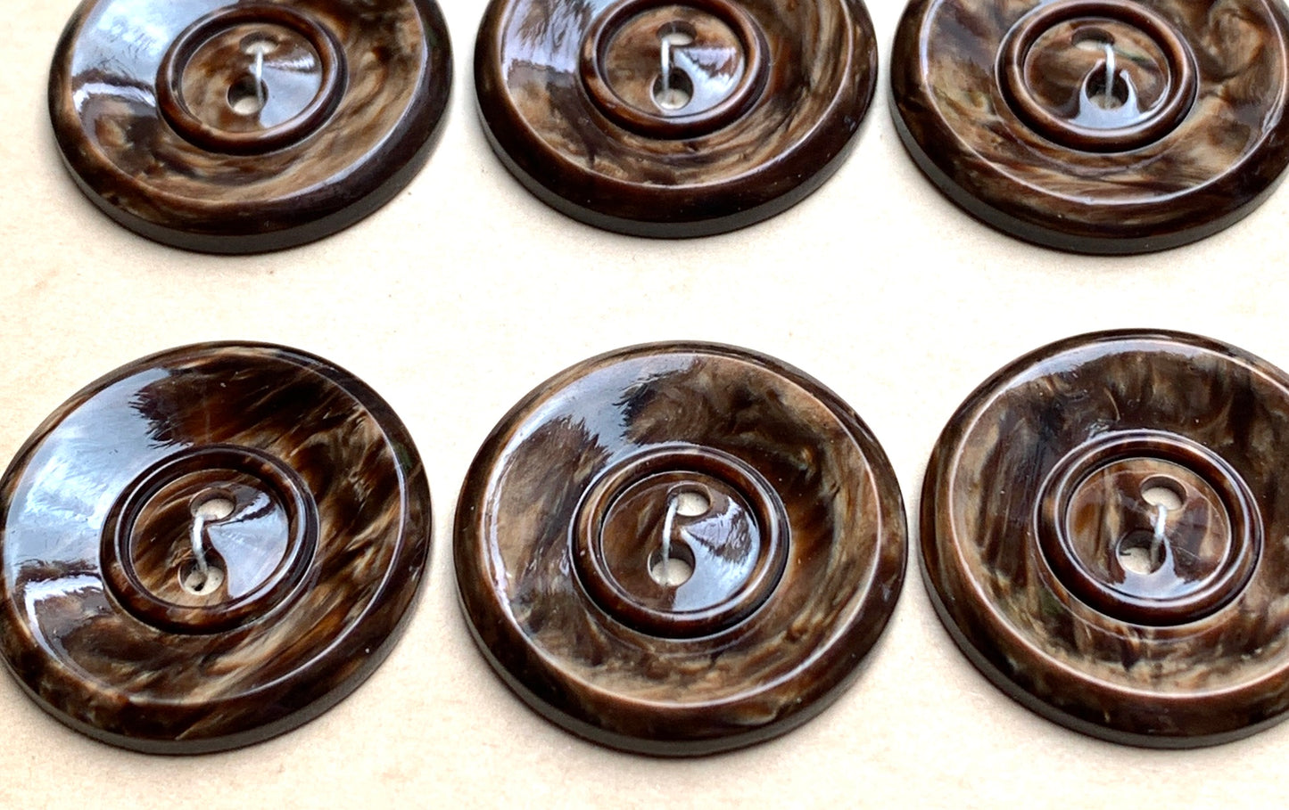 12 Shiny Mottled brown Lucite Vintage  2.2cm Buttons