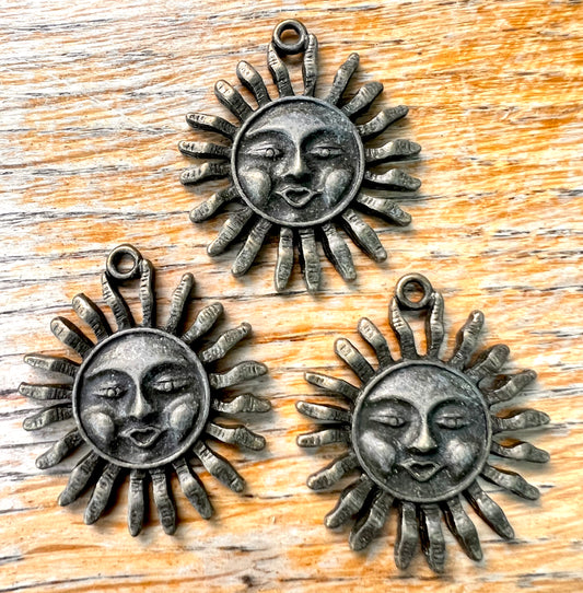 3 Bronze Tone 3cm Sun / Star Charms  Pendants