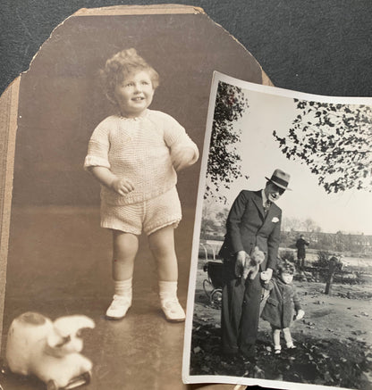 2 Old Photos of Children and Toys (25)