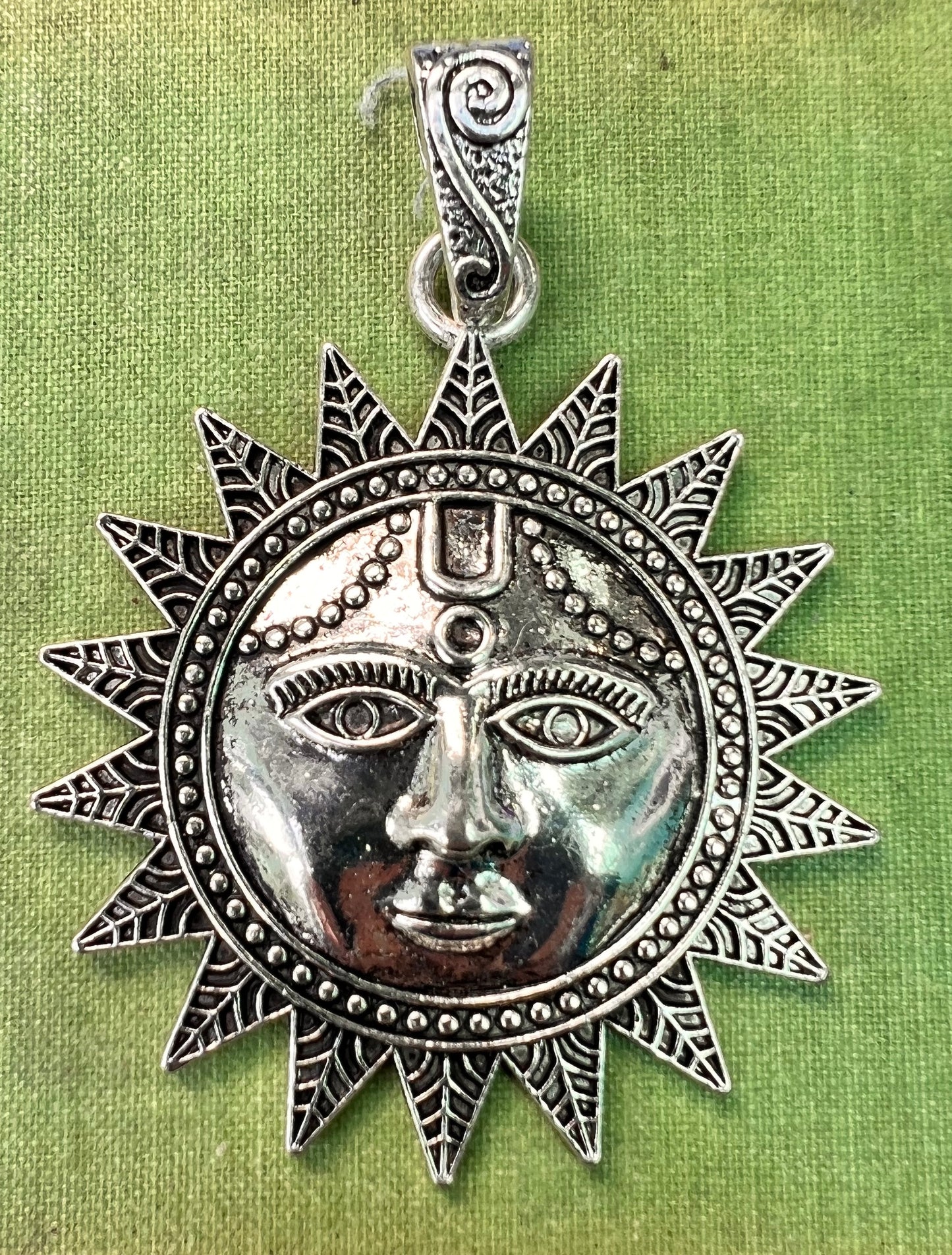 Big 6cm Star Face Silver Tone Pendant or Necklace