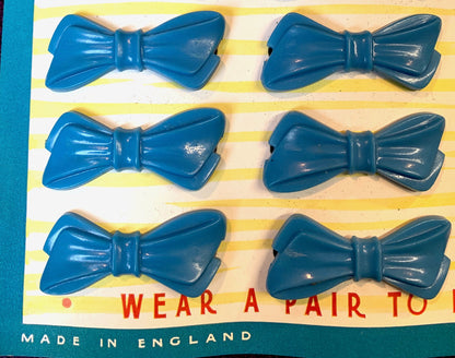 Delightful 1940s Shop Display Card of 36 Blue Bow Hair Clips