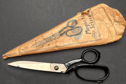 Vintage 1940s Magnetic Scissors