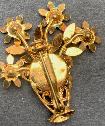 Delightful Vintage Diamante Vase of Flowers Brooch...