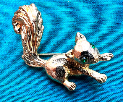 Bushy Tailed Cheeky Squirrel Vintage  Brooch
