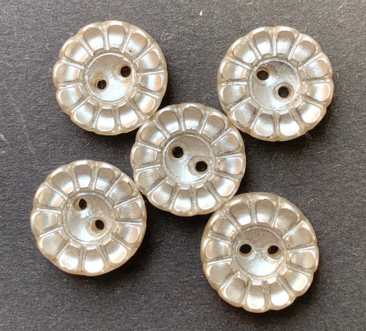 4 Gorgeous Vintage Glass Flower 12mm Buttons