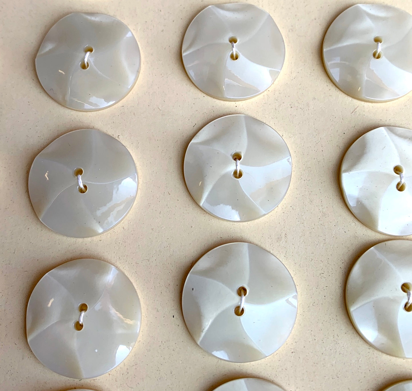24 Shimmery Cream 1.5cm or 2cm Vintage Lucite Buttons