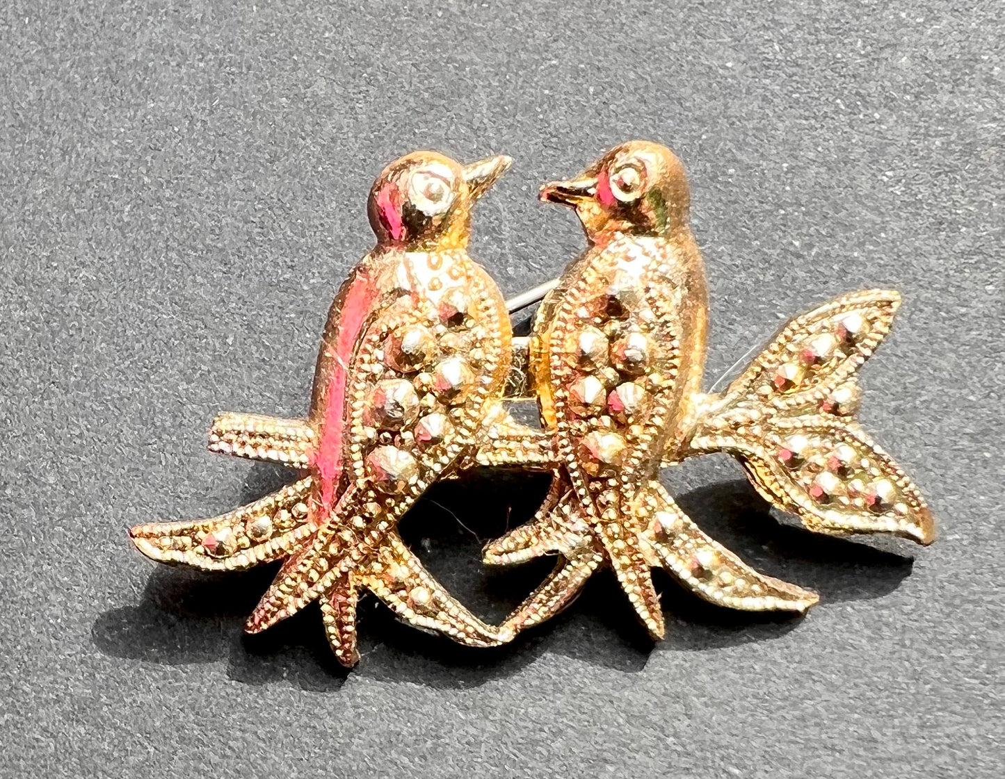 Sweet Little Lovebirds Vintage Brooch
