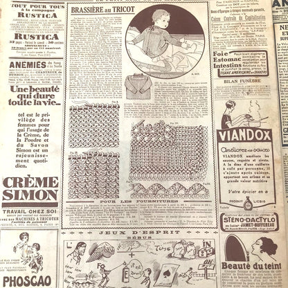 Mother & Daughter on cover of February 1929 French Fashion Paper Le Petit Echo de la Mode