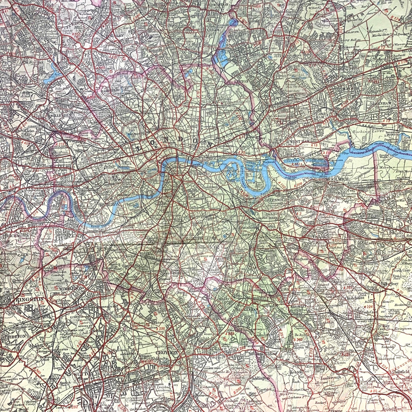 Fascinating 1940s Map of Surrey including London